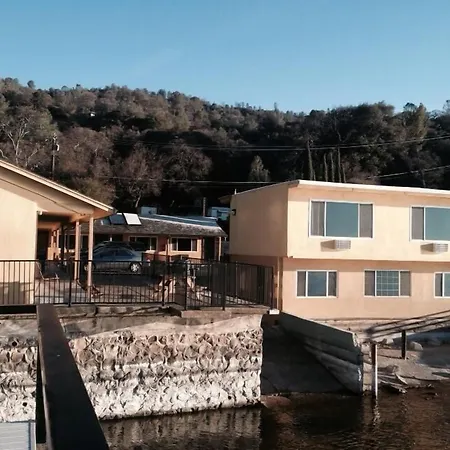 Lake Marina Inn-3