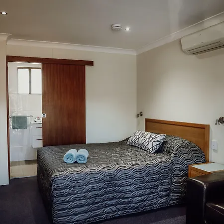 Denman Motor Inn-2