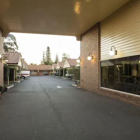 Cotswold Motor Inn-3