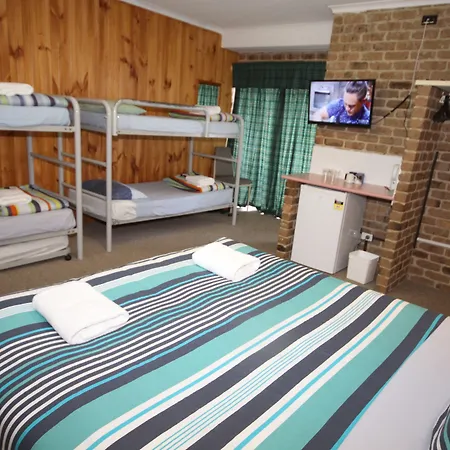 Acacia Snowy Motel-2