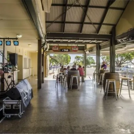 Streaky Bay Hotel Motel-2