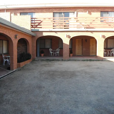 Coomacountry Club Motor Inn-2