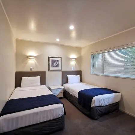 Cornwall Park Motor Inn-2