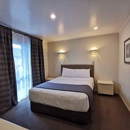Cornwall Park Motor Inn-3