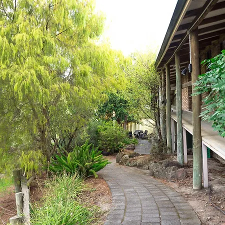 Farnham Court Motel And Restaurant-3
