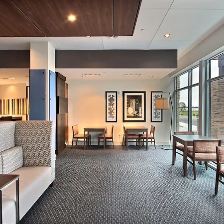 Holiday Inn Express & Suites Fond Du Lac By Ihg-3
