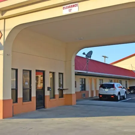 Travelodge By Wyndham Calhoun South I-75-2