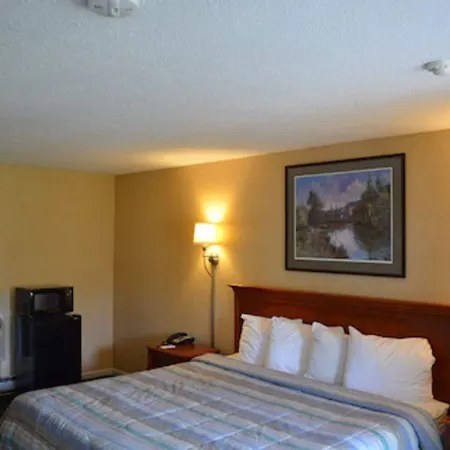 Hyannis Host Inn-3