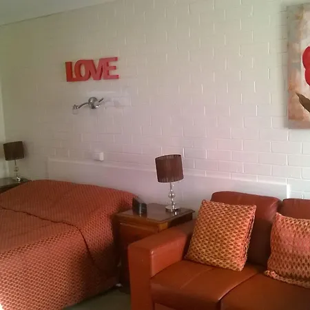 Colonial Inn Motel-2