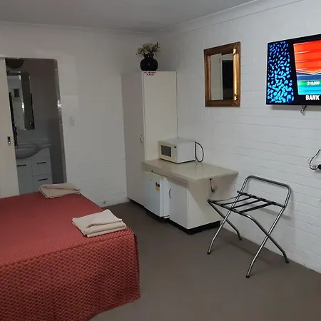 Colonial Inn Motel-3