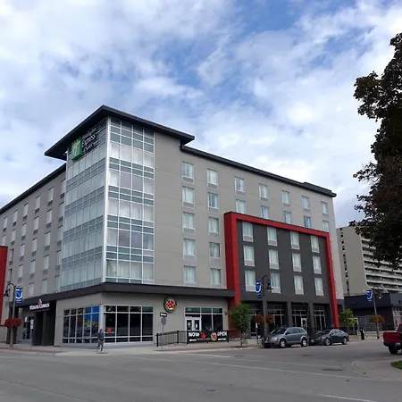 Holiday Inn Express & Suites Oshawa Downtown - Toronto Area By Ihg-3