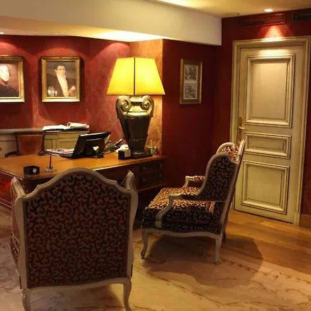 Hotel Du Romancier-3