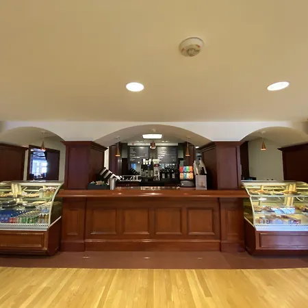 Water'S Edge Resort & Spa-3