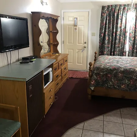 Lamplighter Motel-2