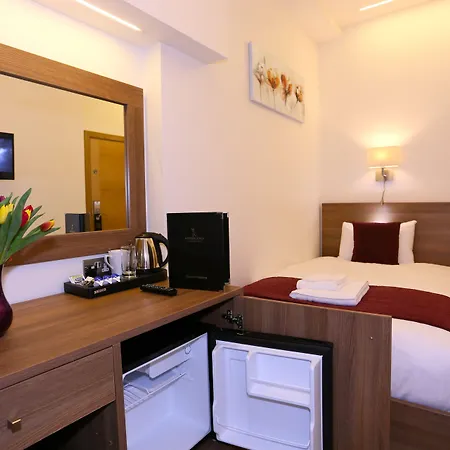 London Kings Hotel-2