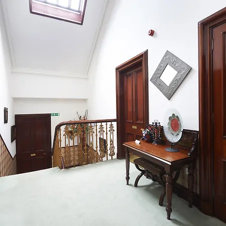 Trafford Bank Guest House-3