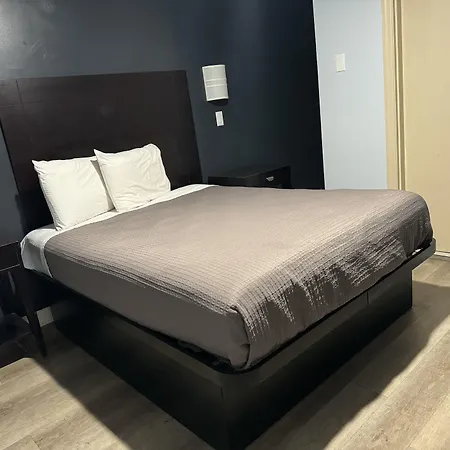 Budget Inn Danville-3