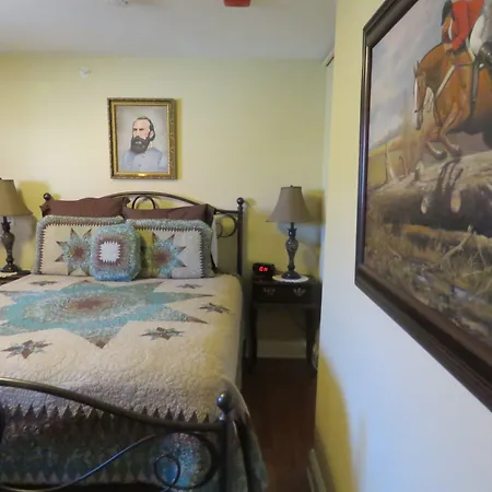 The Swope Manor Bed & Breakfast-3