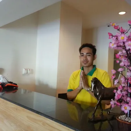 L Bajo Hotel-2