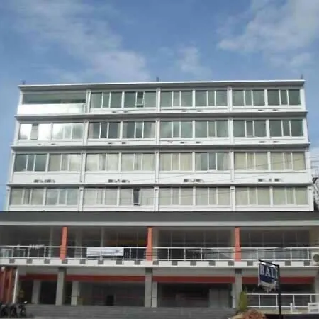 L Bajo Hotel-3
