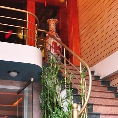 Green Hotel Near Lotte Center-3