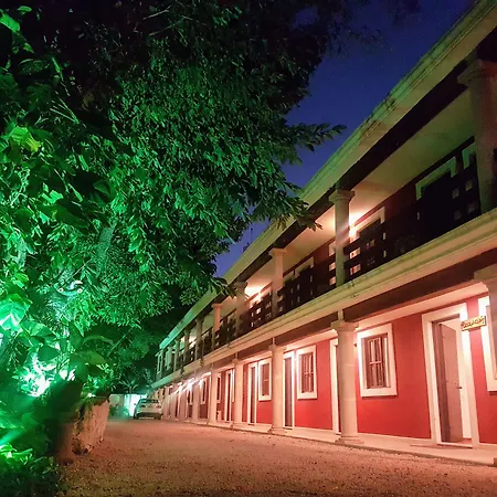 Hotel Holly-3