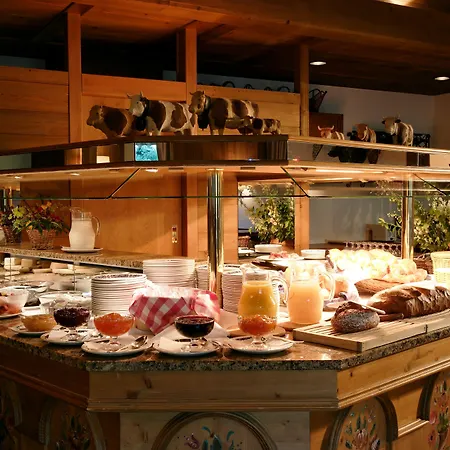 Hotel Alpenrose Wengen - A Family Affair Since 1881-3