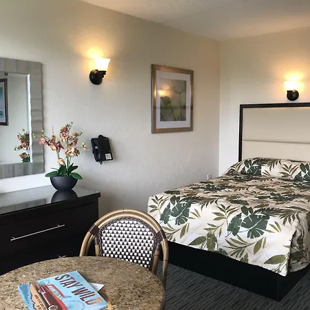 Crystal Beach Motor Inn-3