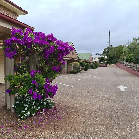 Country Gardens Motor Inn-3