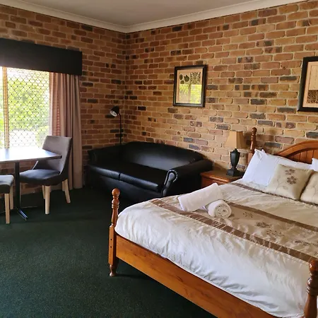 Country Gardens Motor Inn-3