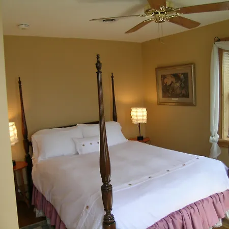 Emilyville Inn-2