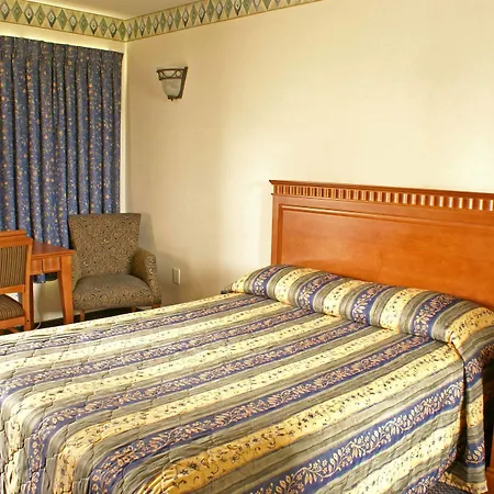 Vaughan Inn-2
