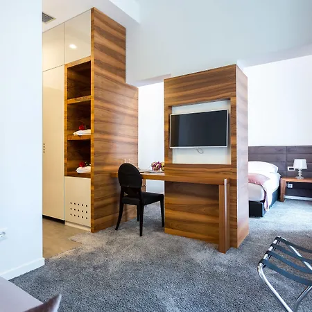 Starlight Luxury Rooms-2