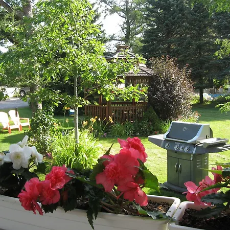 Stratford Suburban Motel-2