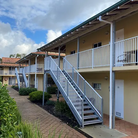 Higgins Lane Motel-2