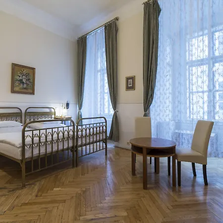 Hotel U Zlateho Jelena-3