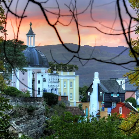 Portmeirion Village & Castell Deudraeth-3
