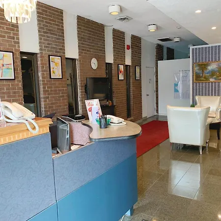 7 West Motel-3
