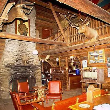Pahaska Tepee Resort-2