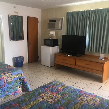 Skylark Resort Motel-2