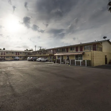 Sky Riders Motel-2