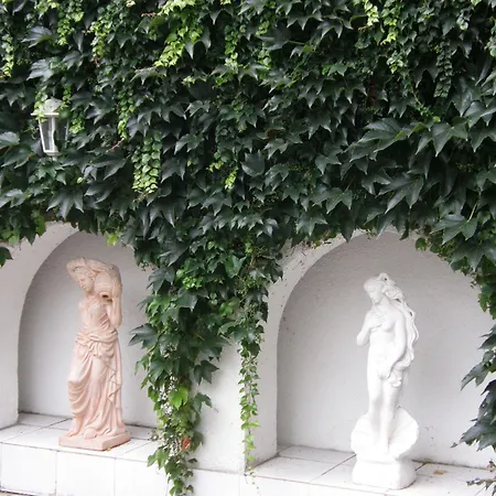Hotel Garni-3