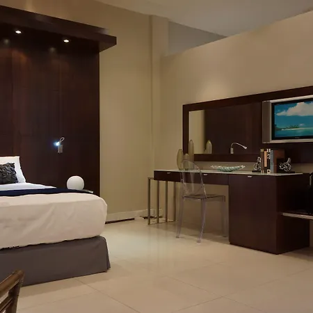 Hotel 2001-3