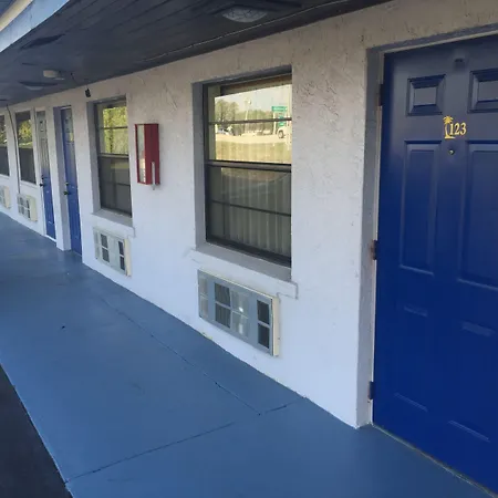 Sebring Inn-2