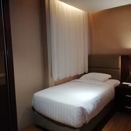 Royal Suite Condotel Medan-2