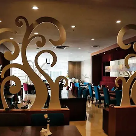 Royal Suite Condotel Medan-3
