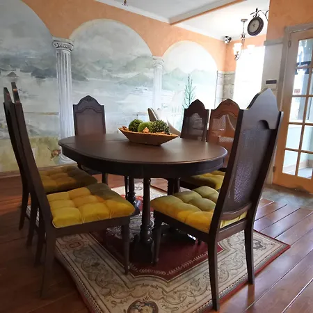 Black Rooster Guesthouse-2