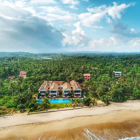 Sri Sharavi Beach Villas & Spa - With 43 Metre Saltwater Infinity Pool-3