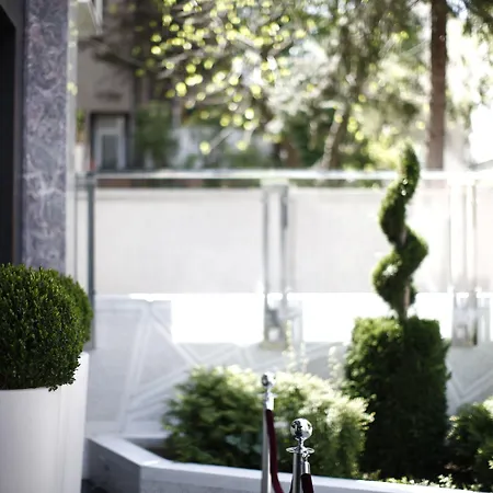 Nova City Garni Hotel Signature Collection-2