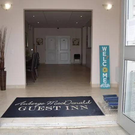 Auberge Macdonald Guest Inn-3